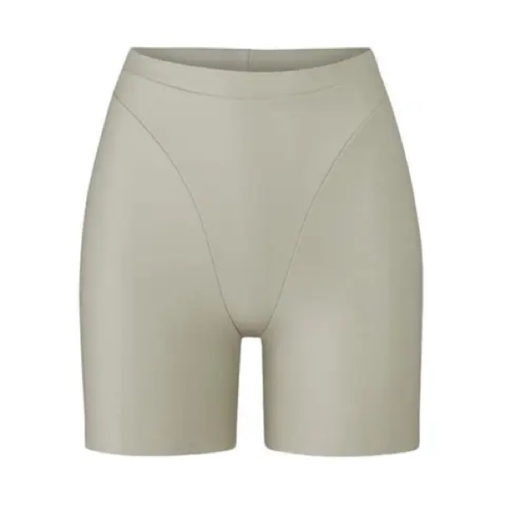 SKIMS FAUX LEATHER BIKER SHORT SIZE SMALL COLOR SHELL